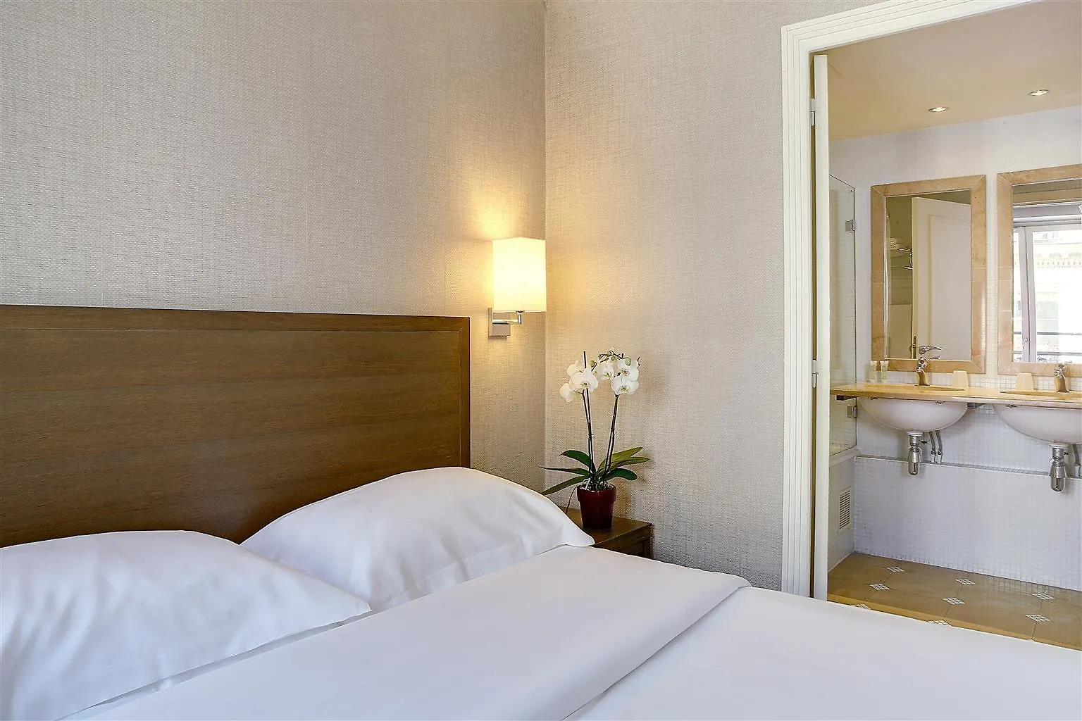 Louvre Piemont Hotel
