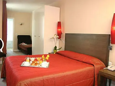 מלון Louvre Piemont פריז