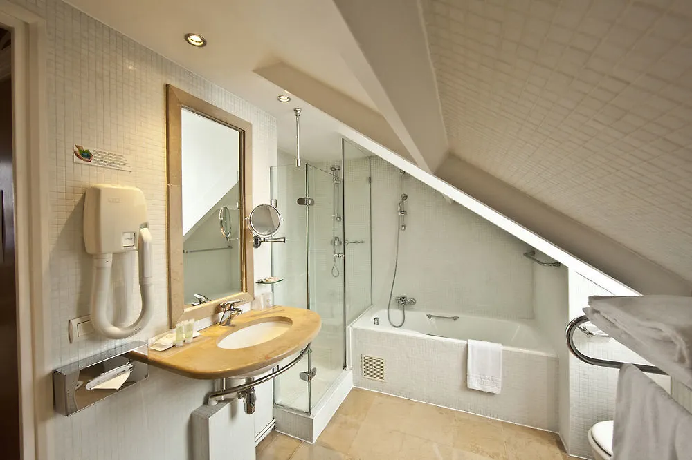 Hotell Louvre Piemont 4*